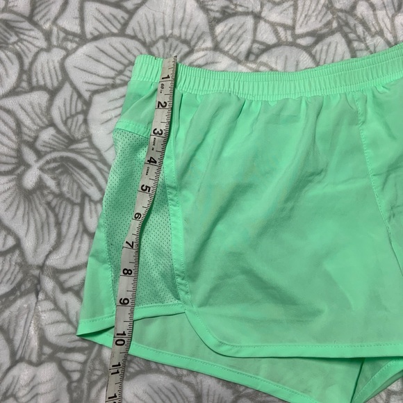 Old Navy Active Shorts - Picture 2 of 3